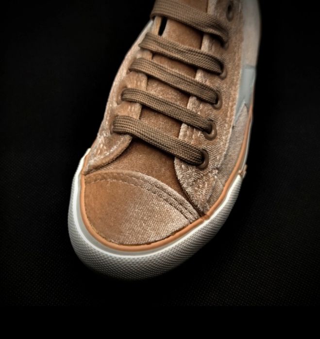 Tenisi dama.catifea bej cu steluță