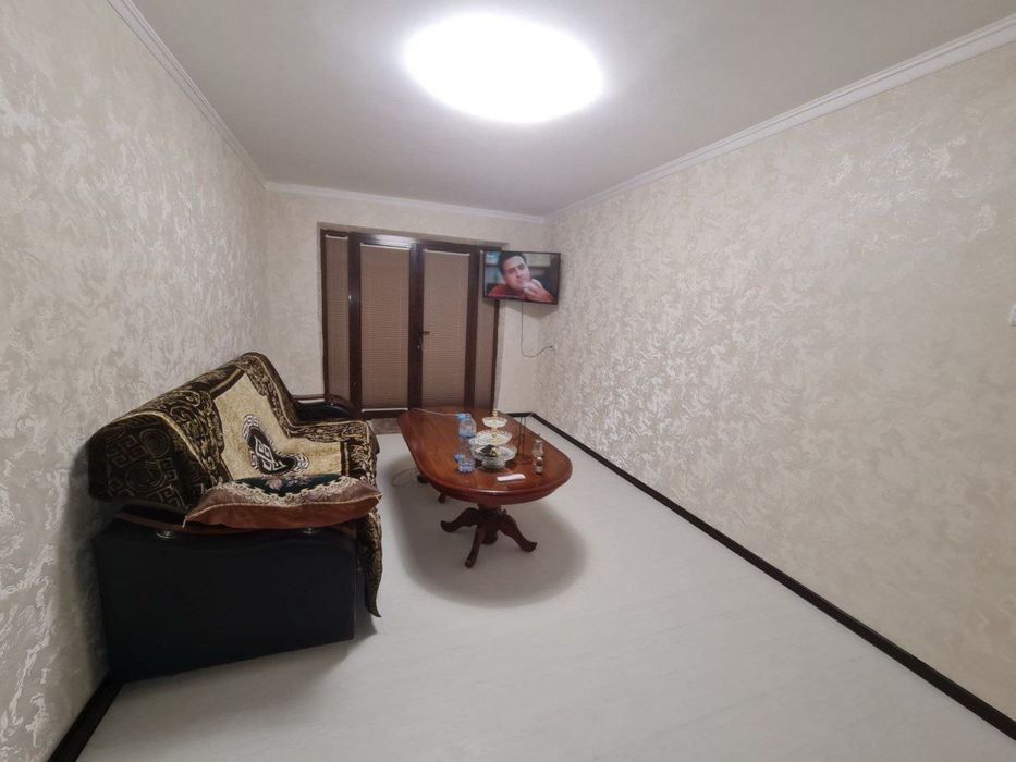 Срочно сотилади 1 хона 1 этаж ески  планировка