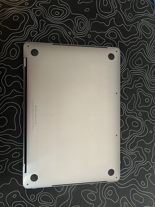Продам Macbook pro 2018