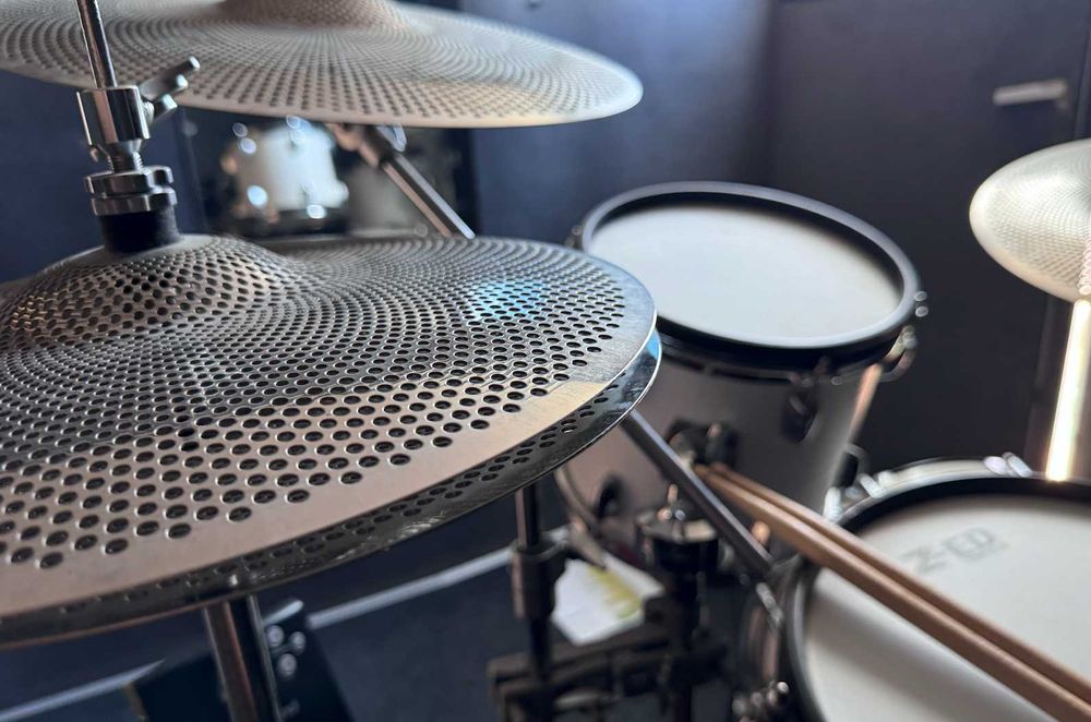 Комплект барабани, електронни, акустични, хибридни, DIY