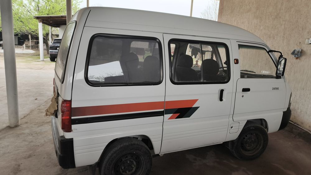 Дамас сотилади нактга