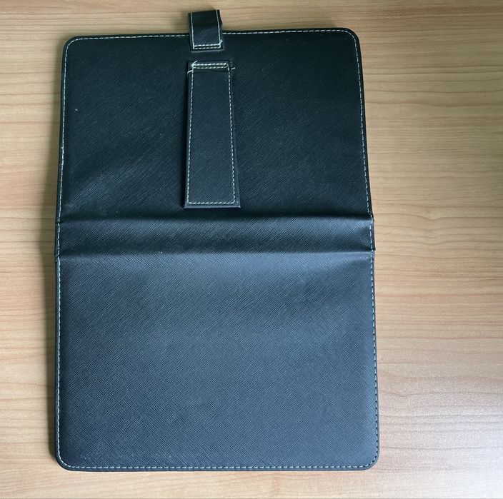 Таблет Samsung, калъф и сгъваема поставка с клавиатура