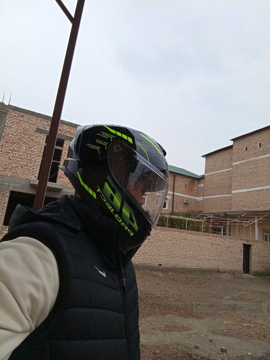 Каска для мопеда и скутера