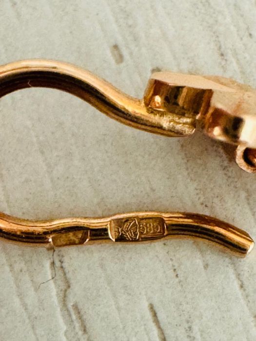 Продам золотые сережки