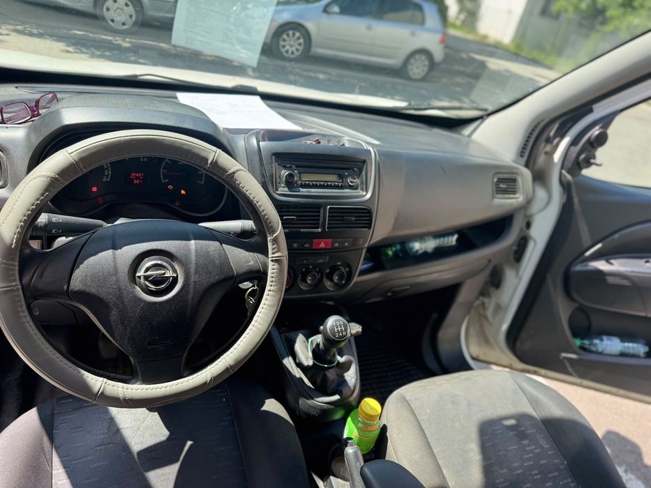 Autoutilitara Opel Combo 1.3 CDTI