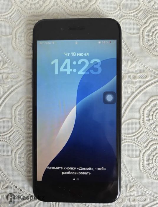 Продам iPhone SE 128GB