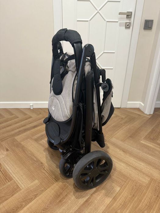 Коляска прогулочная