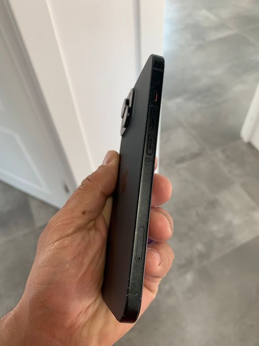 Iphone 15 black 128gb baterie 78%