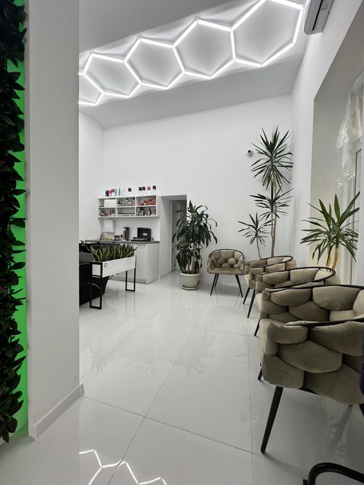 Cautam colega Inchiriez post coafor/hairstyling/barber