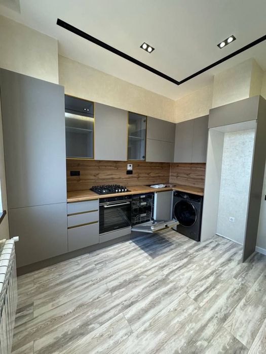 СРОЧНО!! Продается 4-комнатная квартира ЖК Узбегим Яккасарайский Район