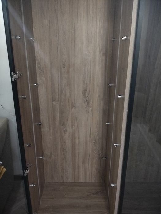 Продам срочно шкаф для интерьера