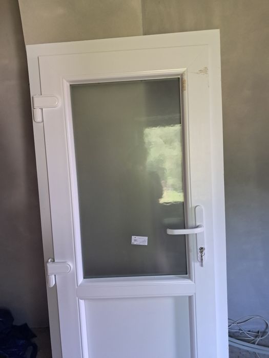 Vând ușă de termopan