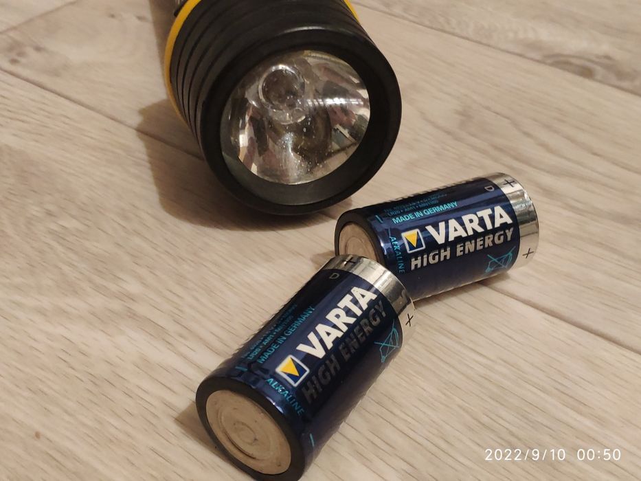 Прорезиненый фонарь DURACELL Kripton противоударный