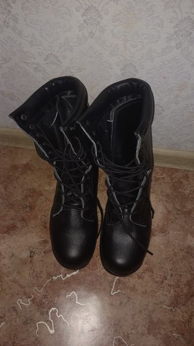 Продам берцы новые