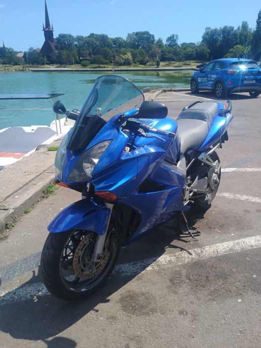 Honda VFR800 V-TEC CBS posibil si schimburi/variante