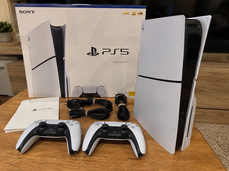 PlayStation 5 Slim Disc Edition + 2 джойстика