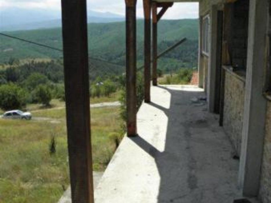 Имот с гледки към планината в Гуцал!