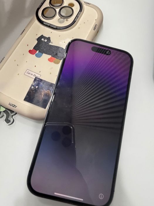 Продам Айфон 14 про