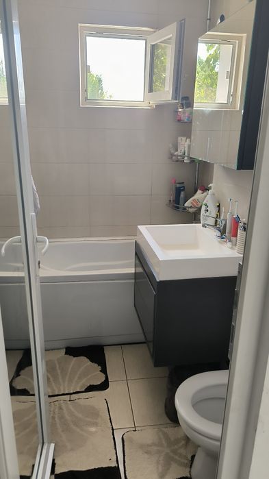 Vand apartament 4 camere