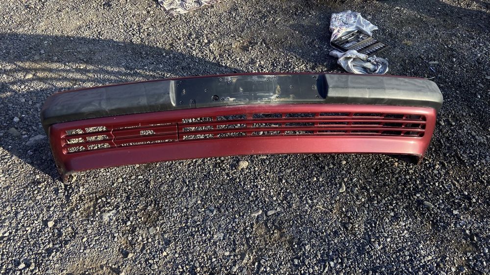 Продам бампер 124 хорошом состояни тайван