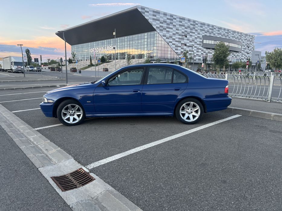 BMW 5 Series 0 — imagine 3