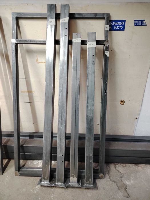 Дворни врати-рамка с две колони