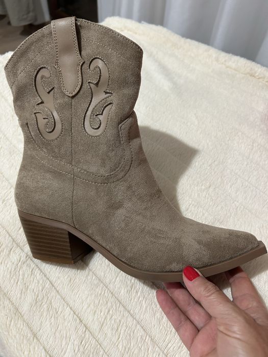 Ботуши ниски тип каубойски