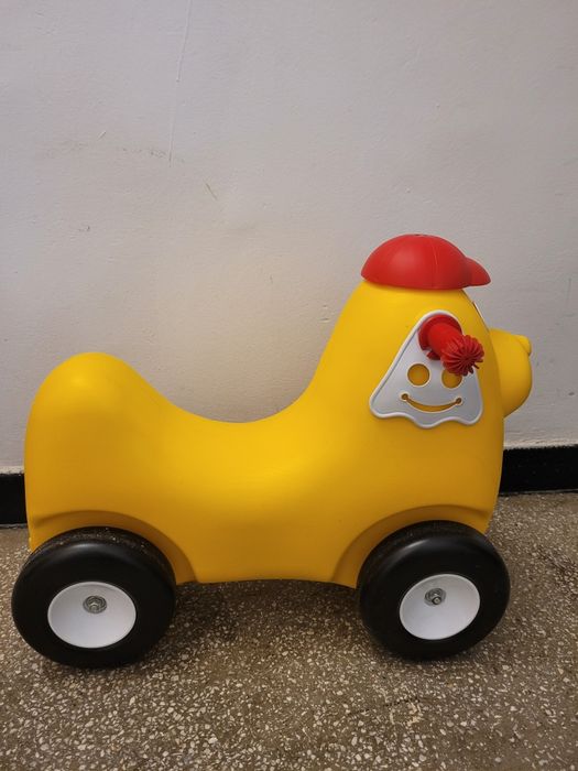 Cățel cu roti, galben.