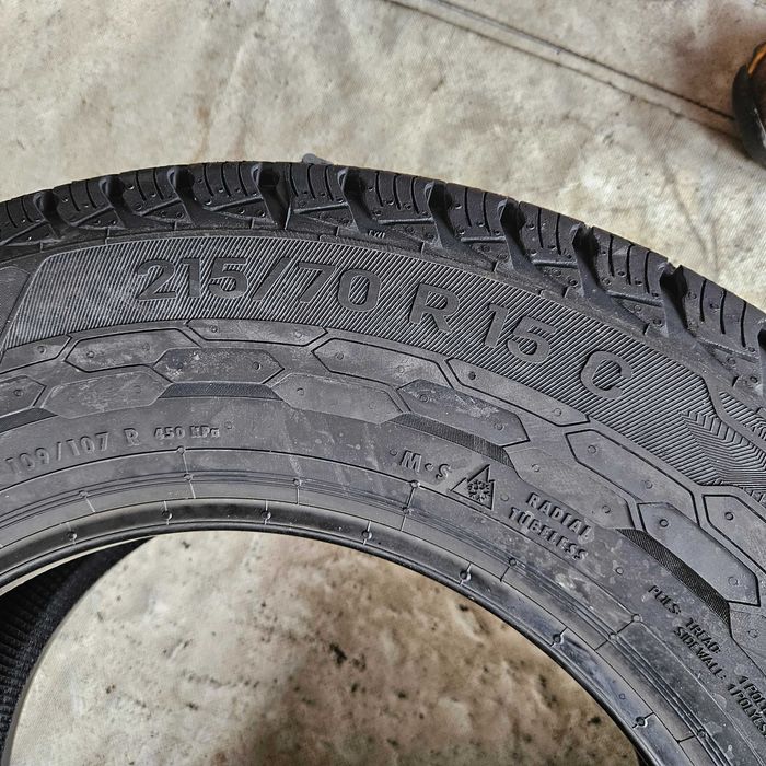 2 Нови зимни гуми 215/70R15C Uniroyal Snow Max 3 109/107R DOT3925