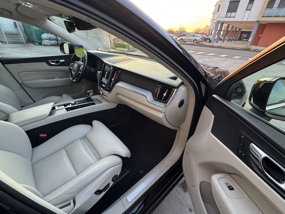 VOLVO XC60-4x4 inscription 2.0 diesel—full option 2019-1360000km