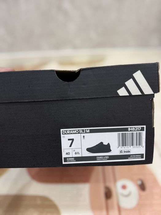 Продам кроссовки Адидас новые