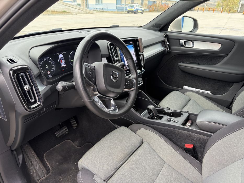 VOLVO XC40 2023 — imagine 4