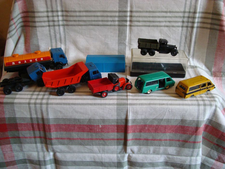 Модели Авто СССР. м-б (1 : 43) Одним ЛОТОМ . Есть обмен.