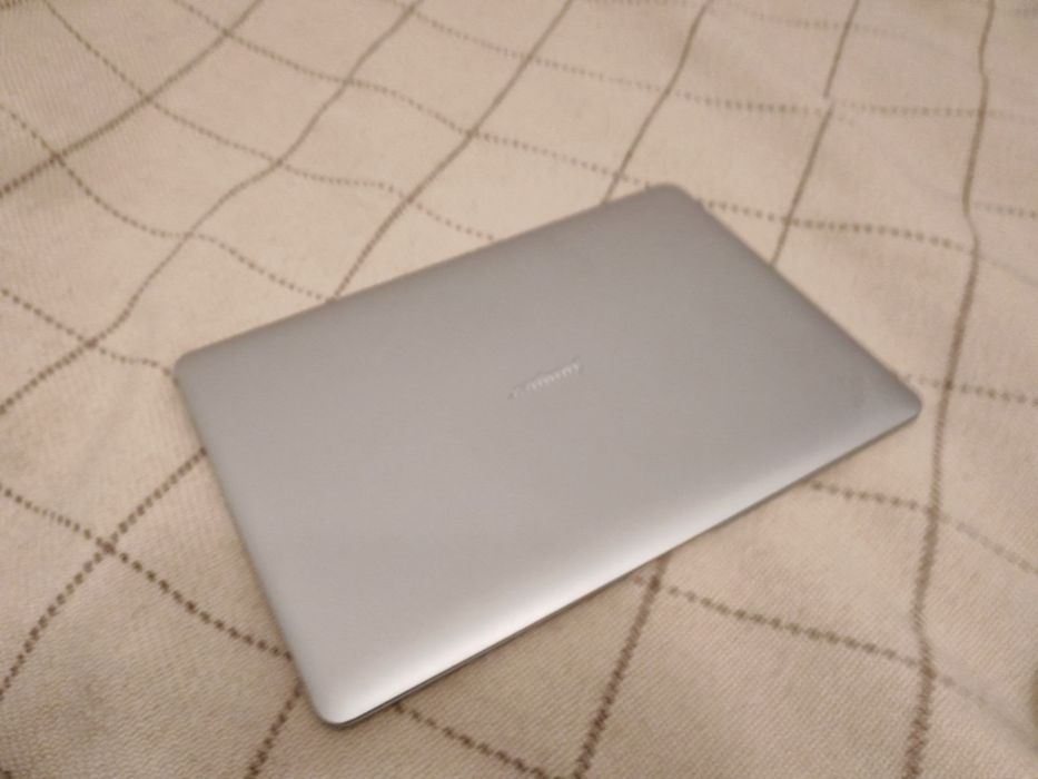 Продавам Лаптоп 14 инча