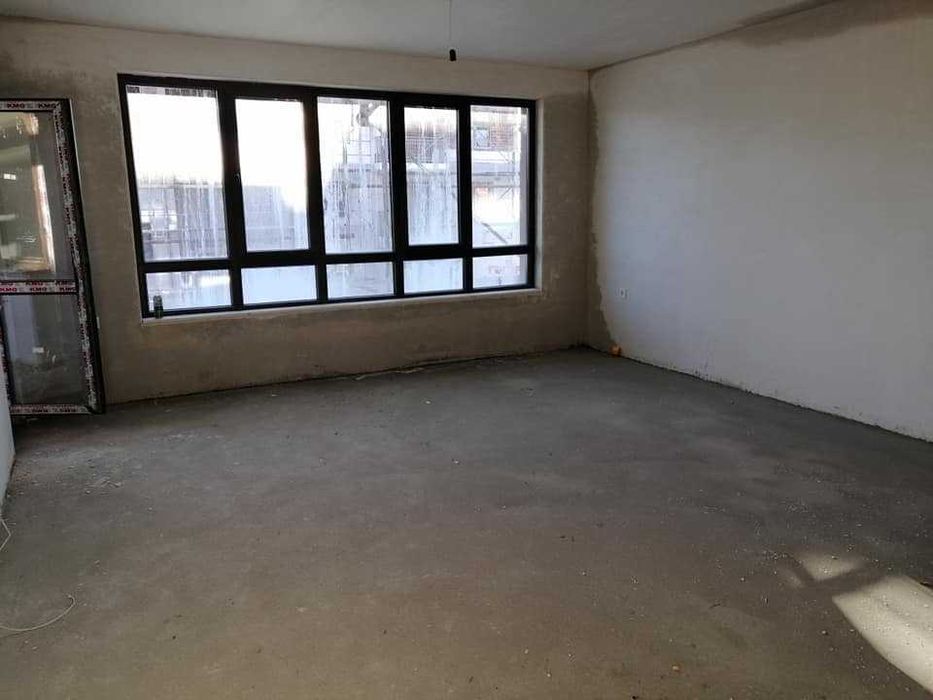 Чудесен 3-стаен в началото на Остромила