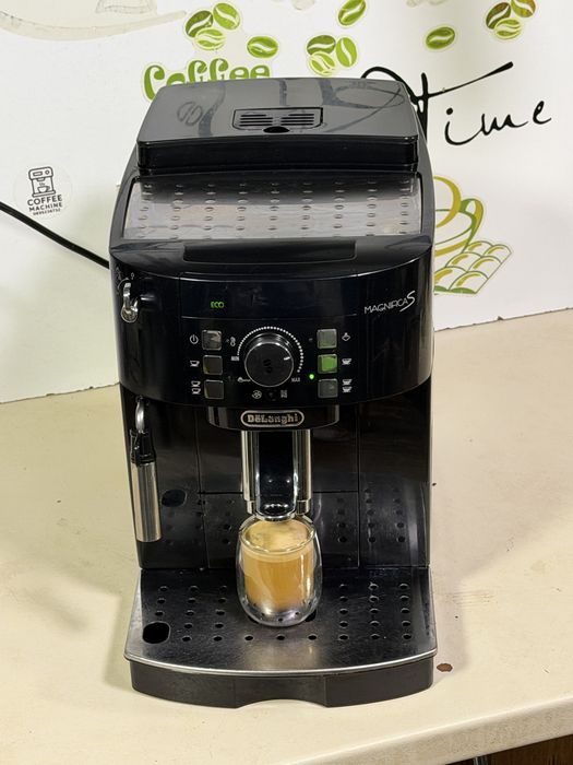 Кафемашина кафе автомат delonghi magnifica S с гаранция