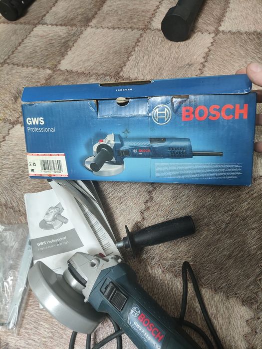 Продам болгарку Bosch