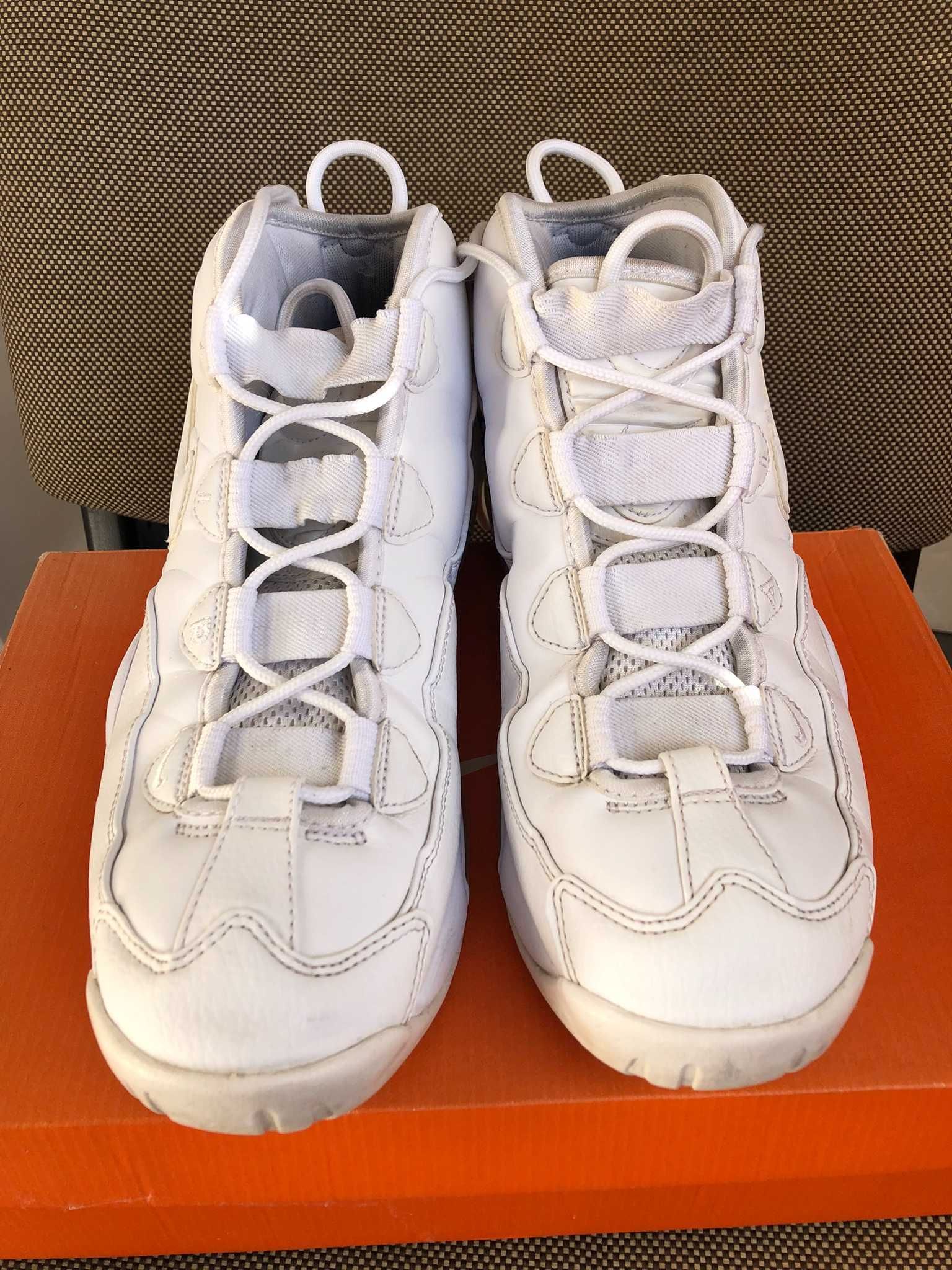 Air max uptempo sales 95 triple white