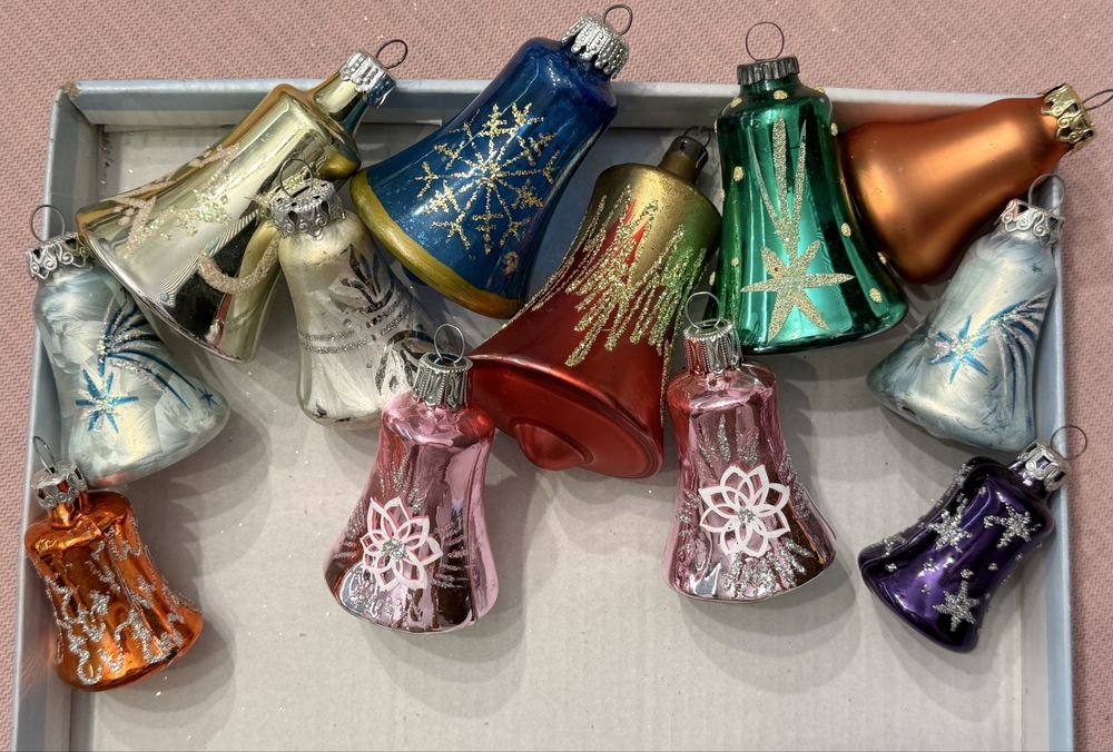 Globuri vechi pentru pomul de Crăciun