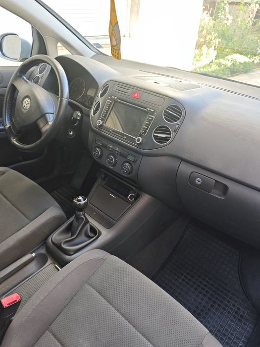 VW Golf  5 Plus .