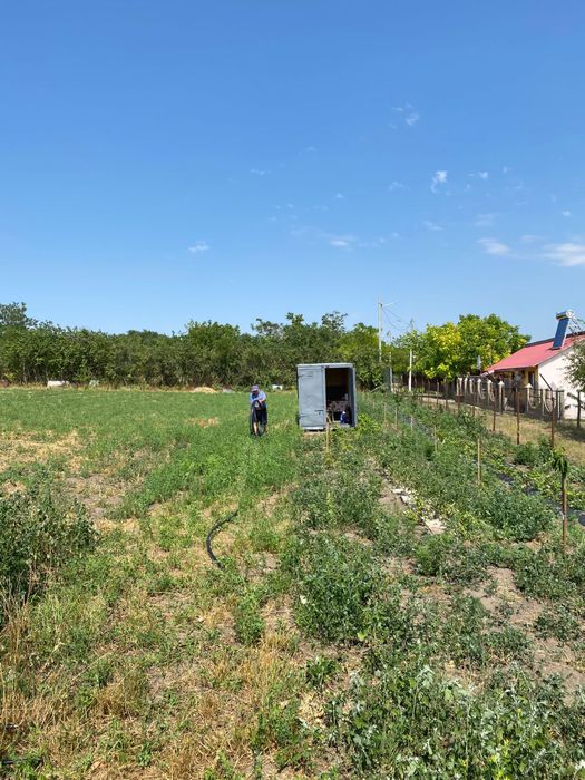 Teren pe malul lacului !!