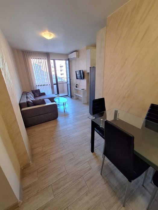 Продава се Тристаен апартамент в Пловдив, Южен - 72 кв.м за 1098 €/кв.м - Снимка #1