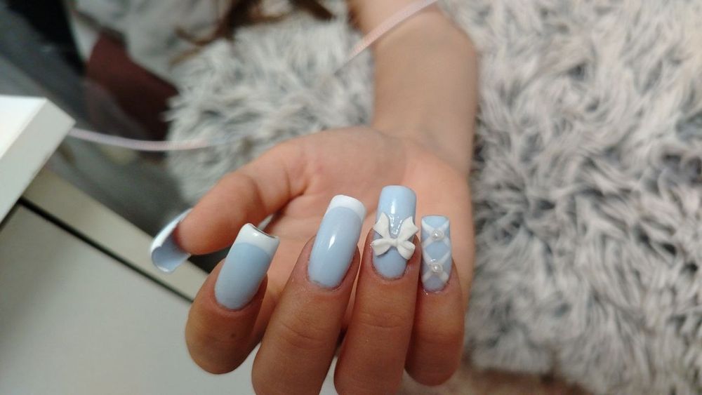 Выезд:Маникюр, педикюр .