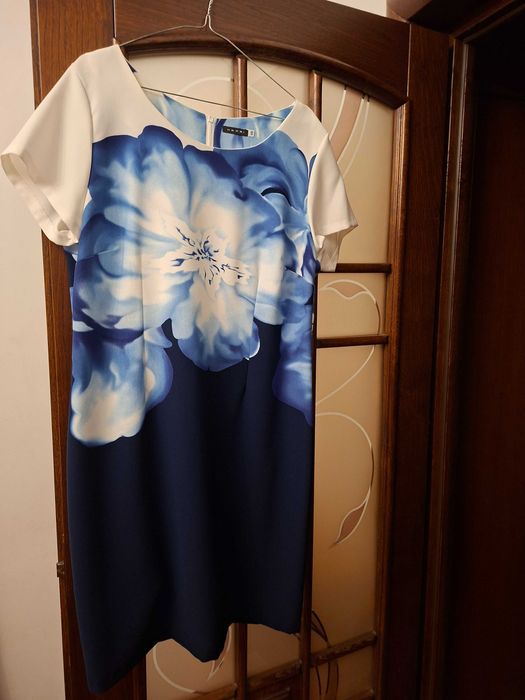 vand rochie model inflorat marime 48-50