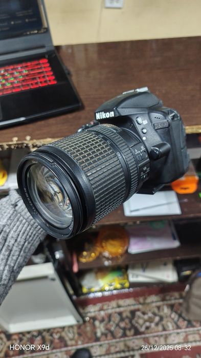 Nikon D3300 srochniy sotiladi. Pul zarur.