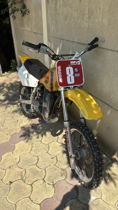 Motocicleta Suzuki RM80