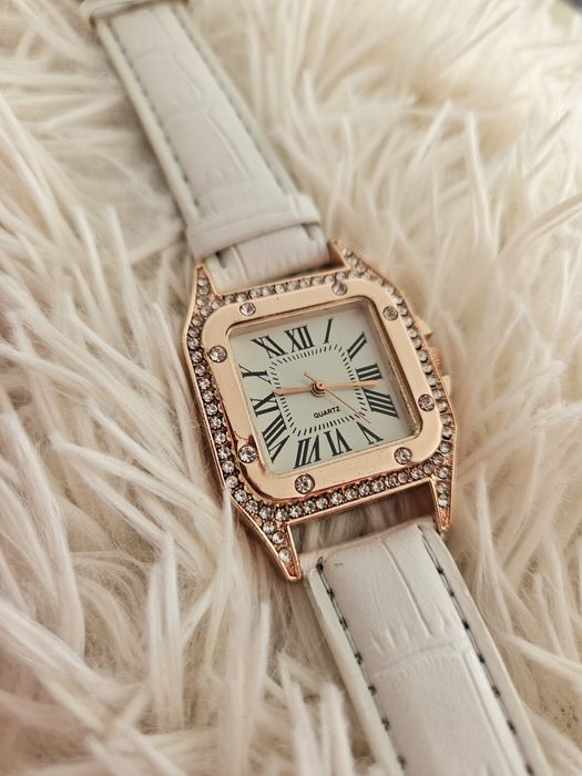 Ceas roșu Rose Gold alb si negru