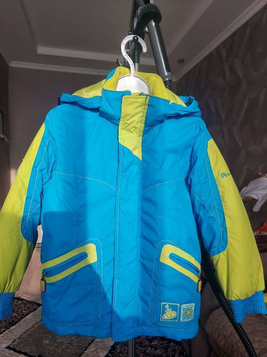 Продам курточку на мальчика