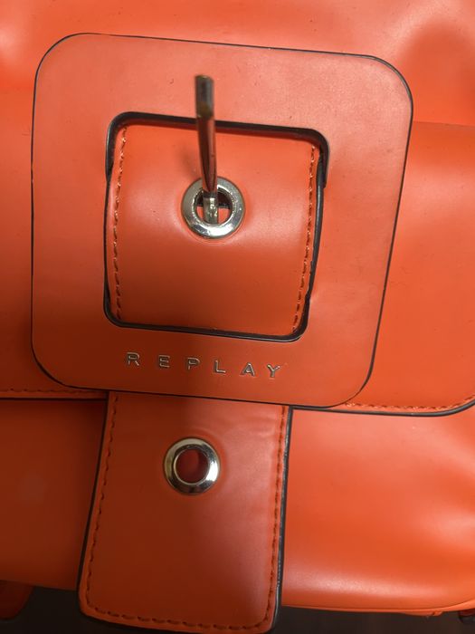 Раница на Replay