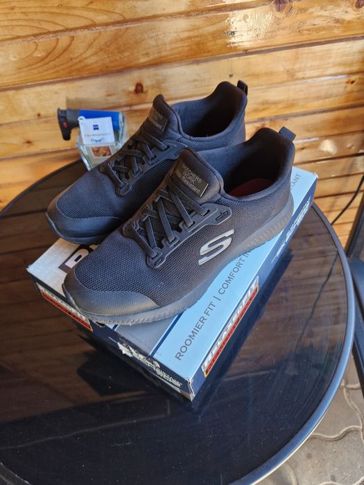 Adidasi dama Skechers